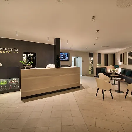ホテル Premium Wellness & Wine 4*